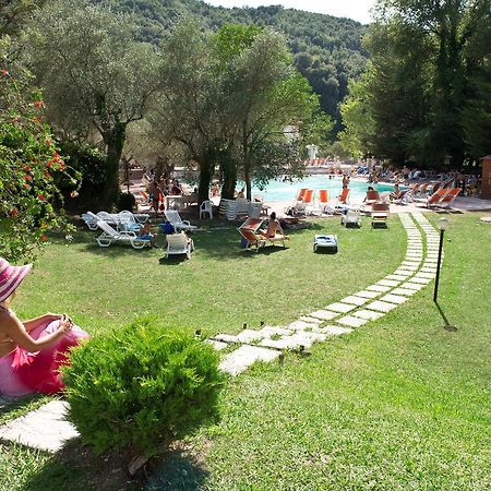 Albergo Terme Forlenza コントゥルシ エクステリア 写真