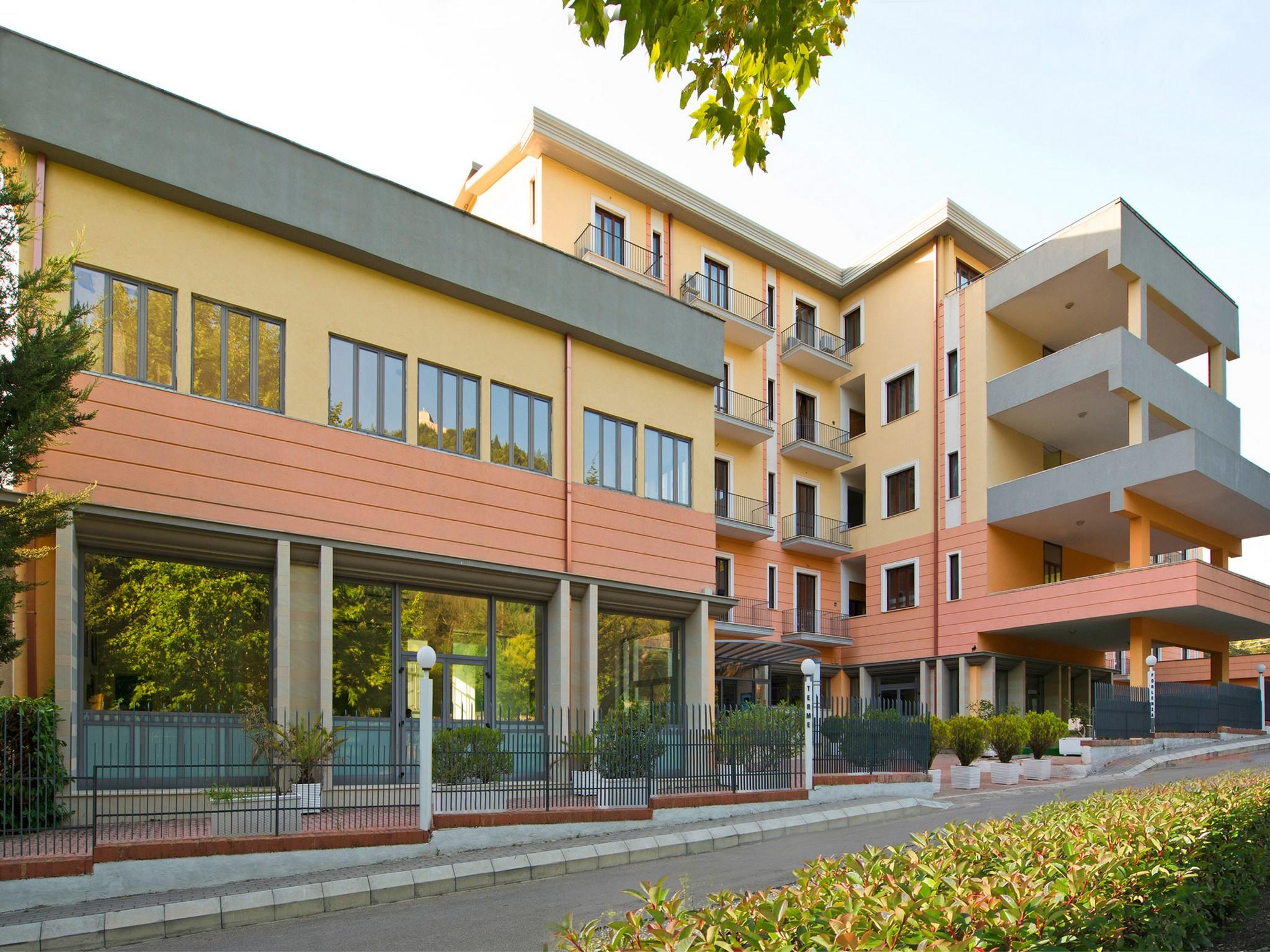 Albergo Terme Forlenza コントゥルシ エクステリア 写真