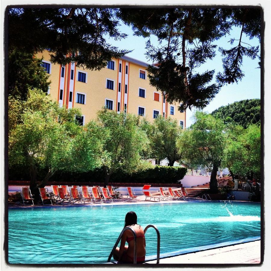 Albergo Terme Forlenza コントゥルシ エクステリア 写真