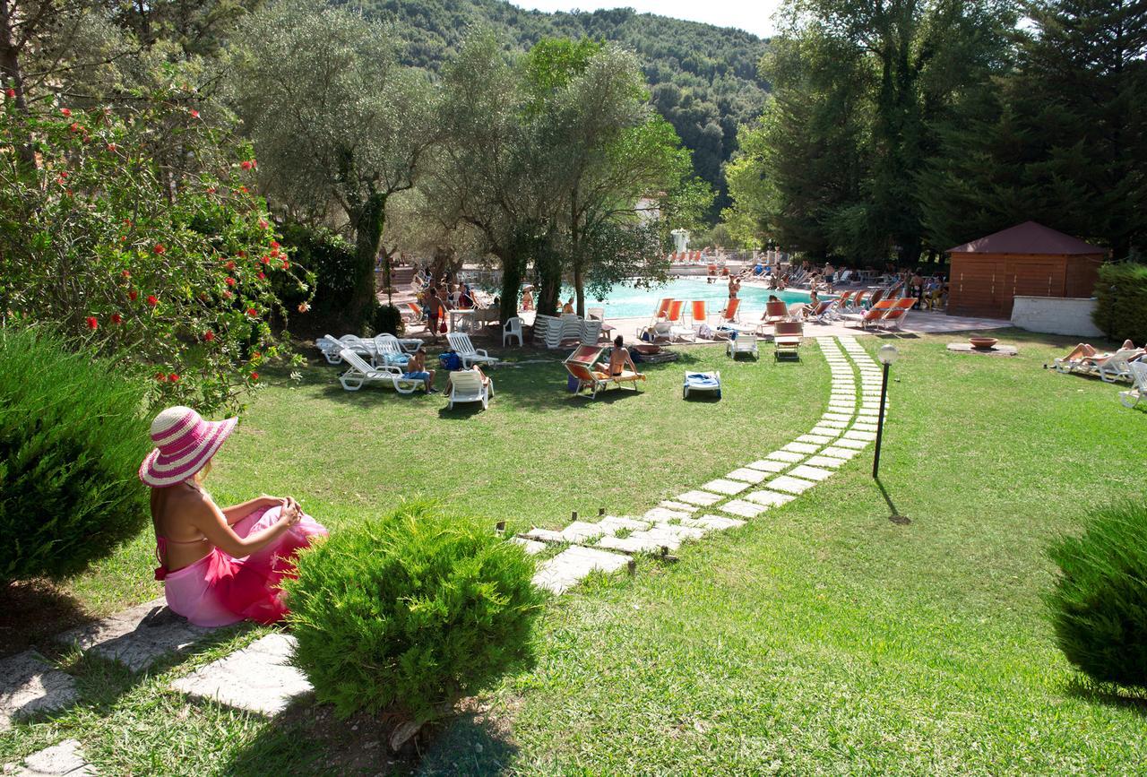 Albergo Terme Forlenza コントゥルシ エクステリア 写真