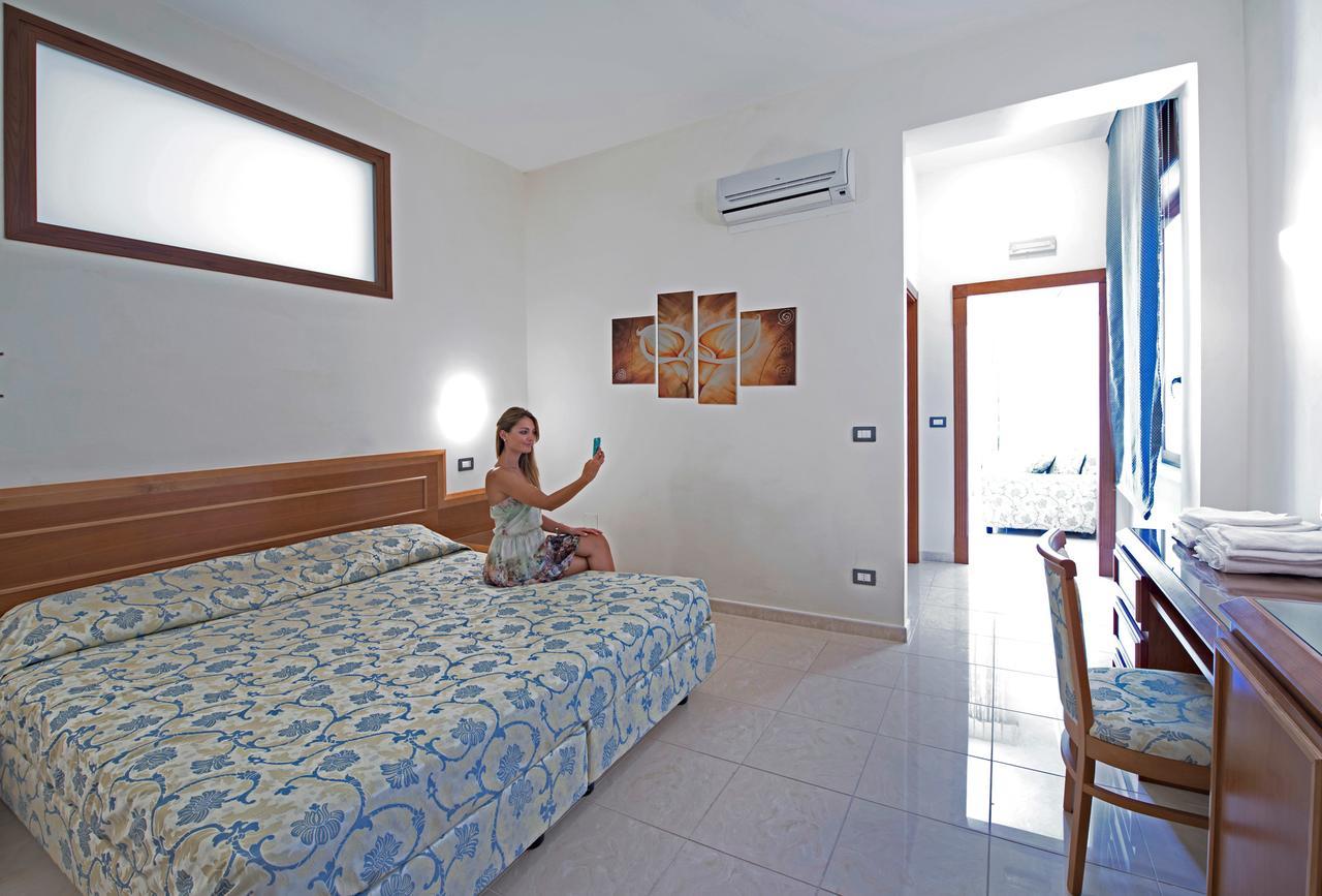 Albergo Terme Forlenza コントゥルシ エクステリア 写真