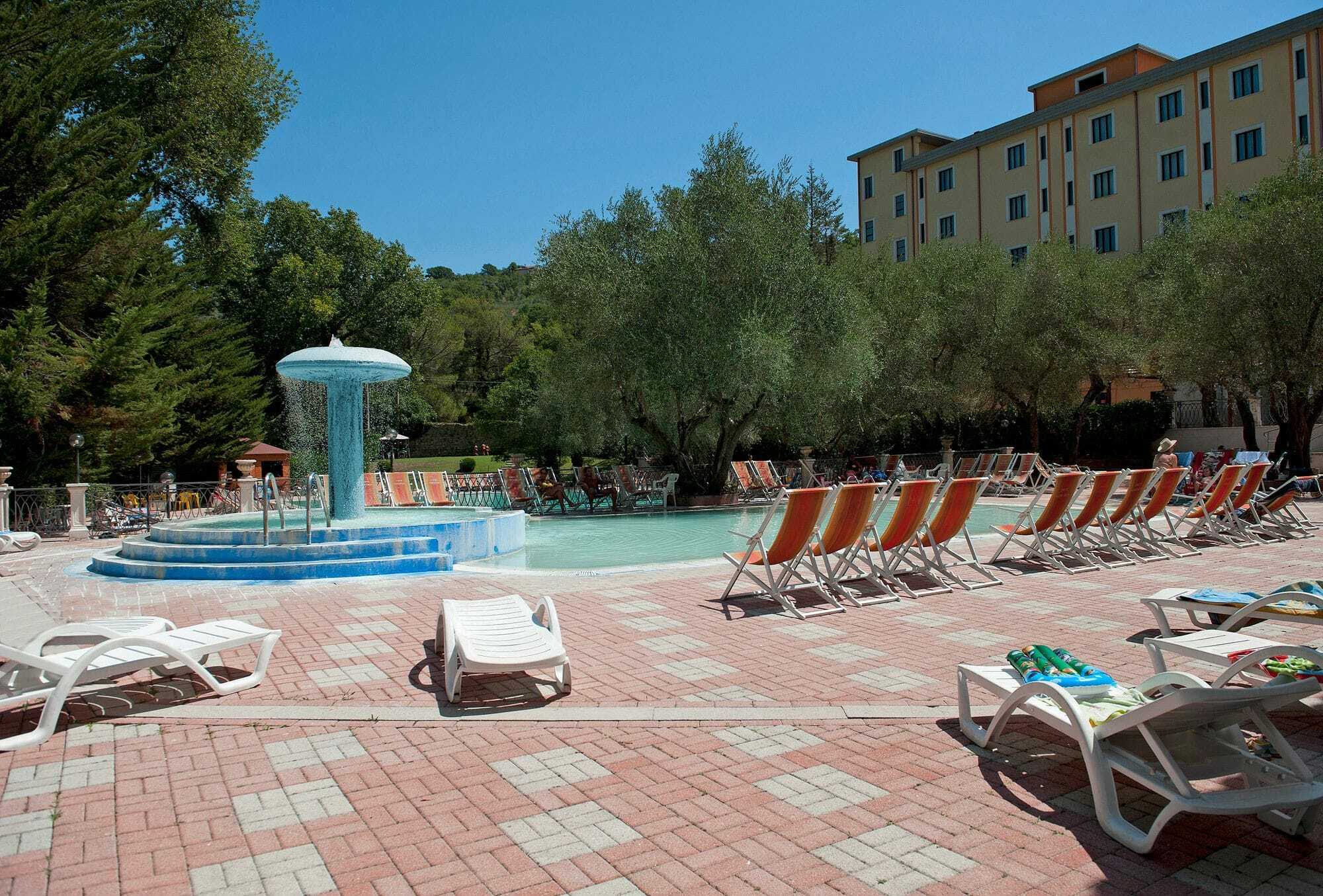 Albergo Terme Forlenza コントゥルシ エクステリア 写真