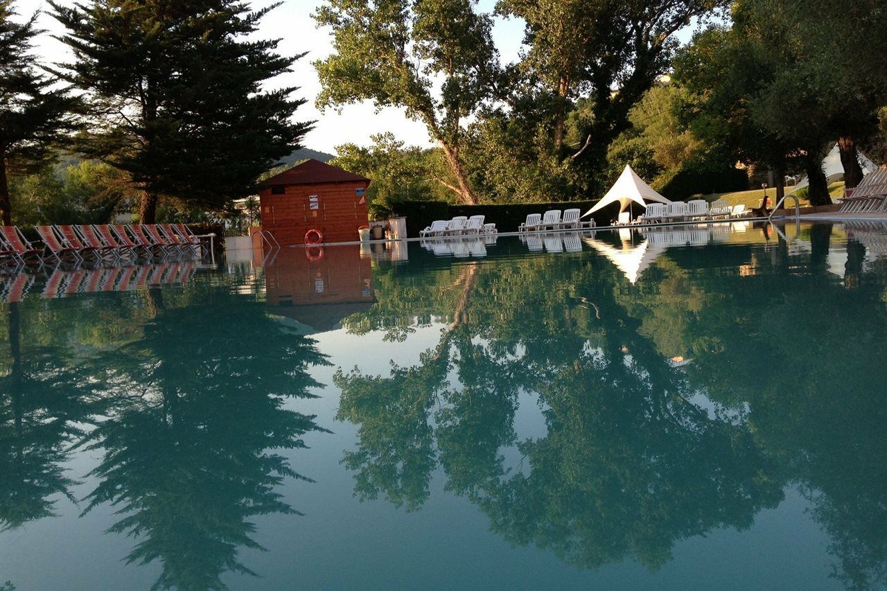 Albergo Terme Forlenza コントゥルシ エクステリア 写真